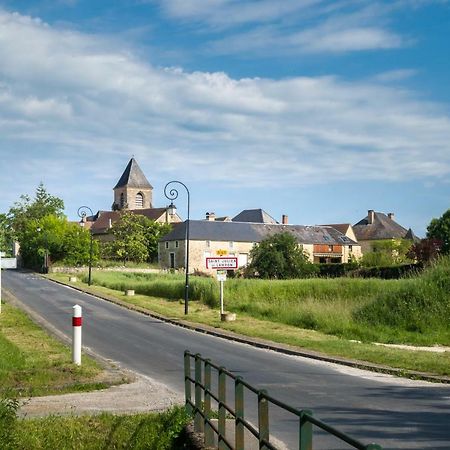 Gite Le Noyer - L'Ancien Vignoble Saint-Julien-de-Lampon Luaran gambar