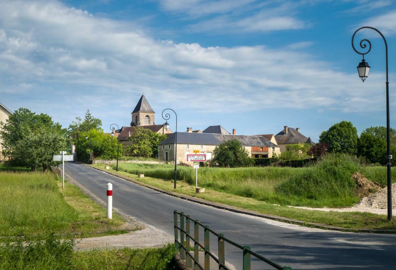 Gite Le Noyer - L'Ancien Vignoble Saint-Julien-de-Lampon Luaran gambar